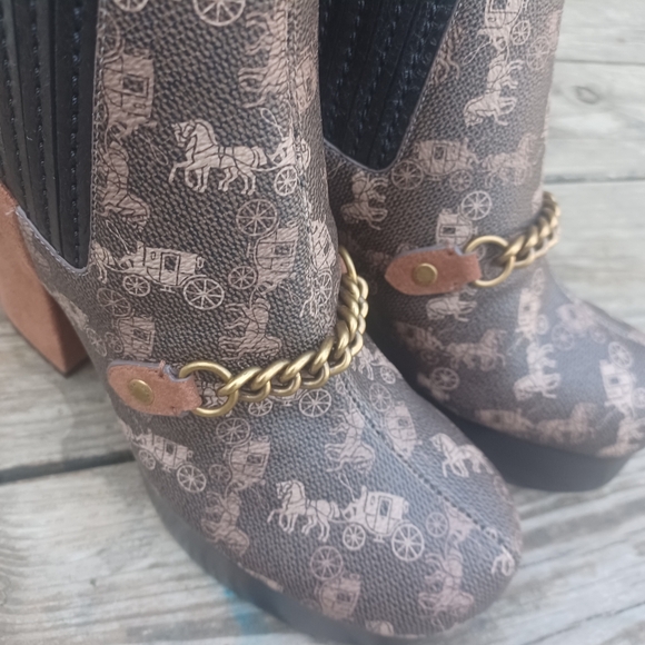 Coach Chelsea Platform Booties W/ Horse & Carriage Print - Picture 6 of 12